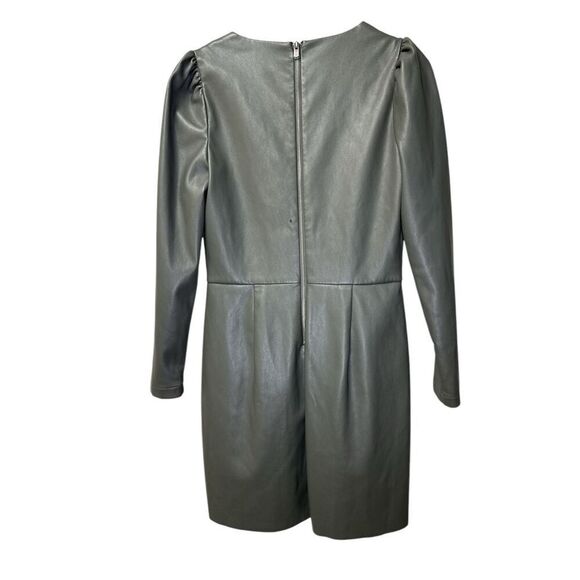 Saylor  - Picture 5 of 10